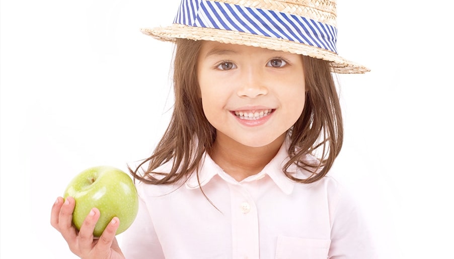 girl with apple